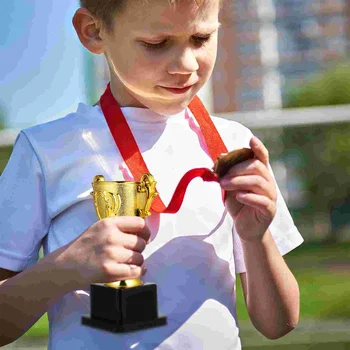 Trofej Trofeje Ocenenie Plastové Zlato Deti Ocenenie Pohár Mini Poháre Víťazom Deti Odmenu Zábavné Trophytrophy Medaily Futbal Hračka Zlatý